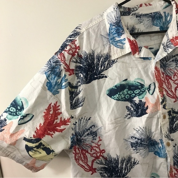 Croft and barrow ocean sea life fish 100% cotton button down aloha Shirt - Picture 4 of 8